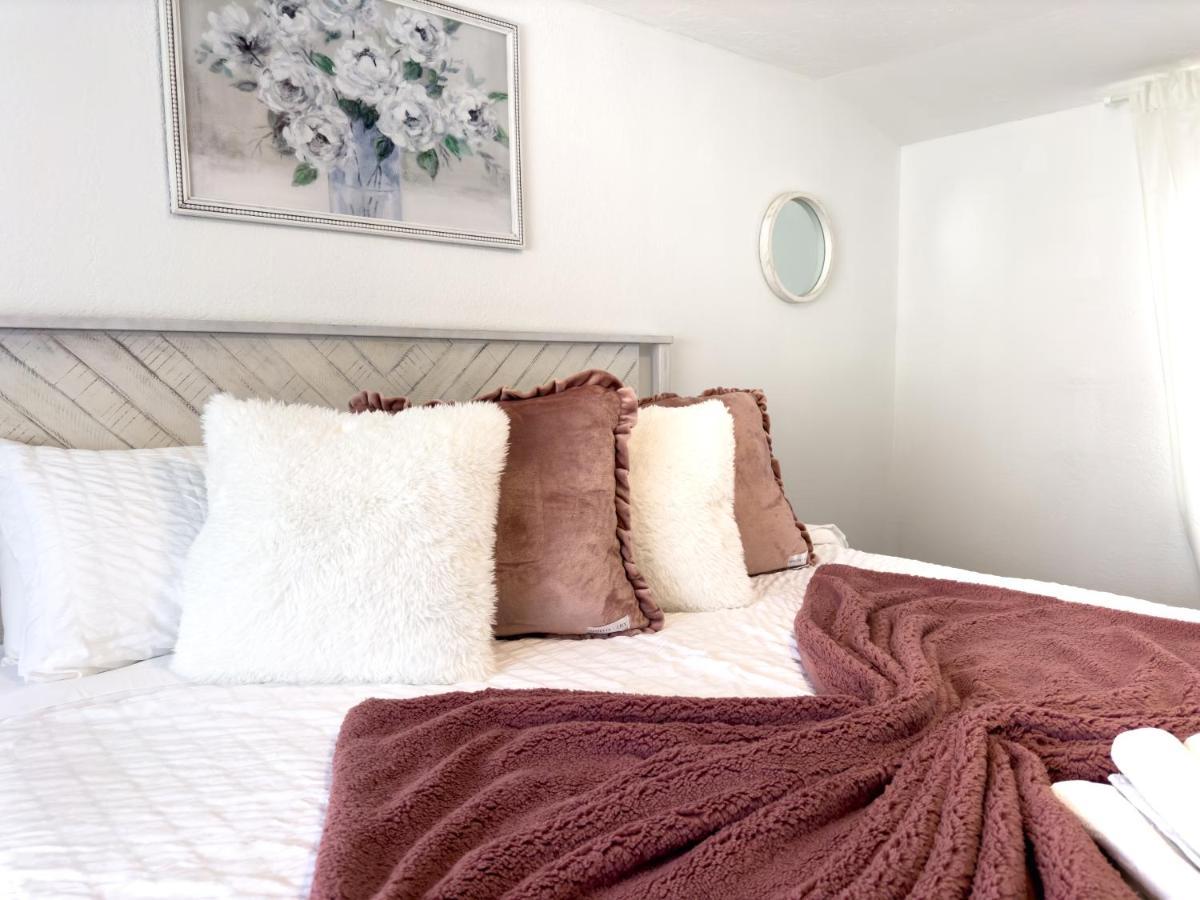 Вилла 2B1B Stylish Little House W Shared Pool 511 Клируотер Экстерьер фото
