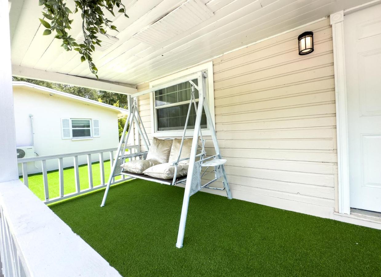 Вилла 2B1B Stylish Little House W Shared Pool 511 Клируотер Экстерьер фото
