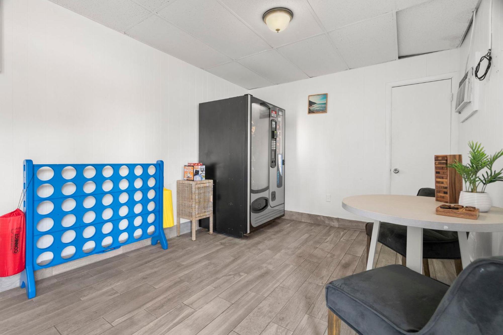 Вилла 2B1B Stylish Little House W Shared Pool 511 Клируотер Экстерьер фото