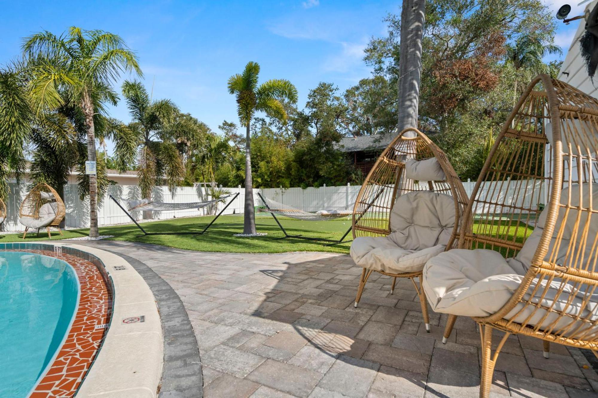 Вилла 2B1B Stylish Little House W Shared Pool 511 Клируотер Экстерьер фото